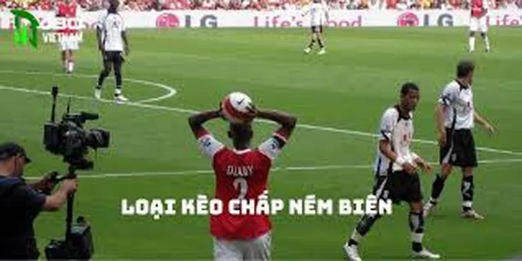 Phân Tích Chuyên Sâu Cách Chơi Kèo Ném Biên Bóng Đá Chuyên Nghiệp